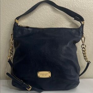 Michael Kors - Bedford Large TZ Shoulder in Navy